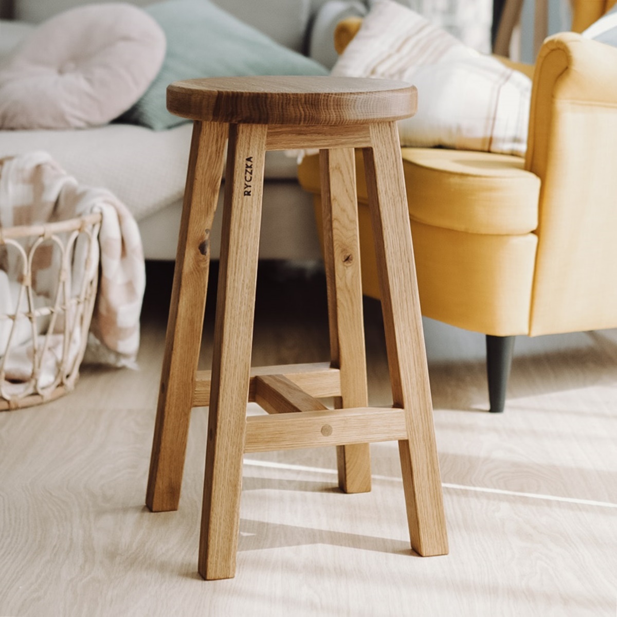 Taboret drewniany dębowy ręcznie robiony, okrągły